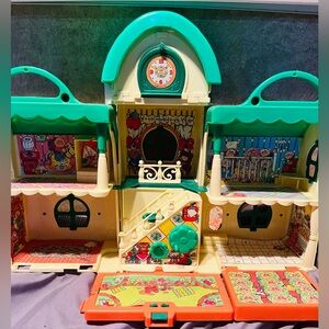 1984 Cabbage Patch Kids Babyland General Hospital Foldable/Portable Playset